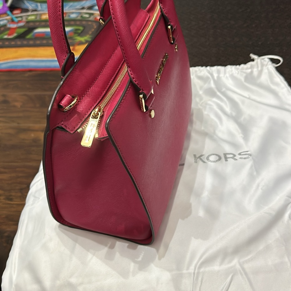 Michael Kors new Dark Pink Purse - Picture 3 of 3